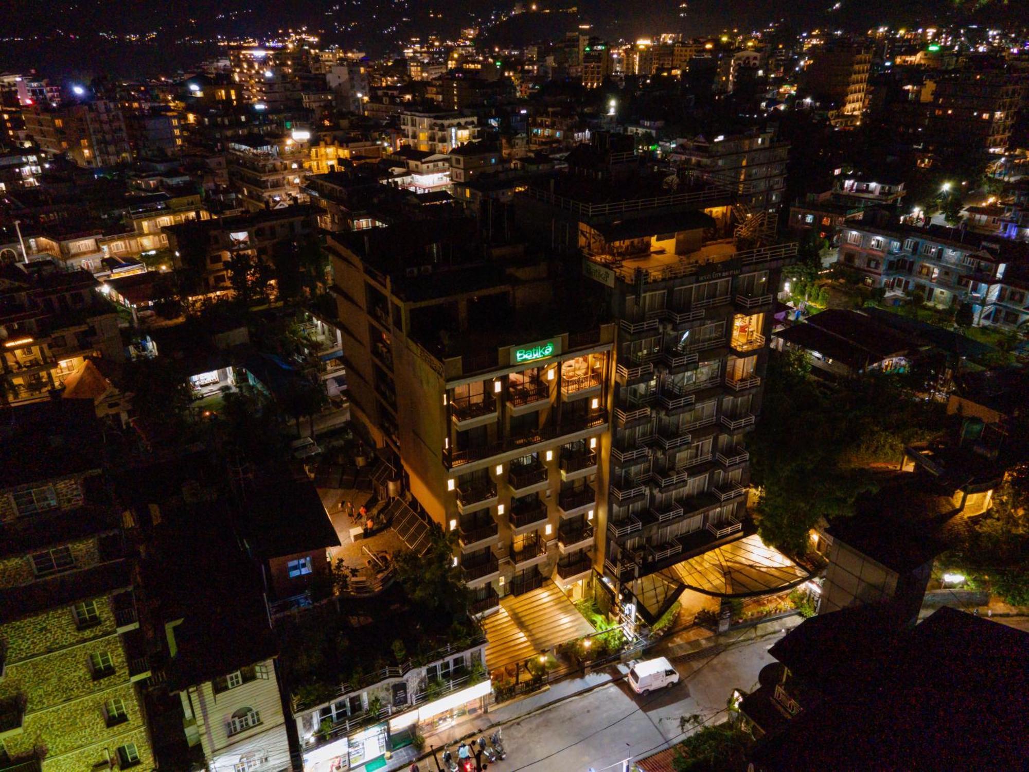 Hotel Pokhara Batika Exterior foto