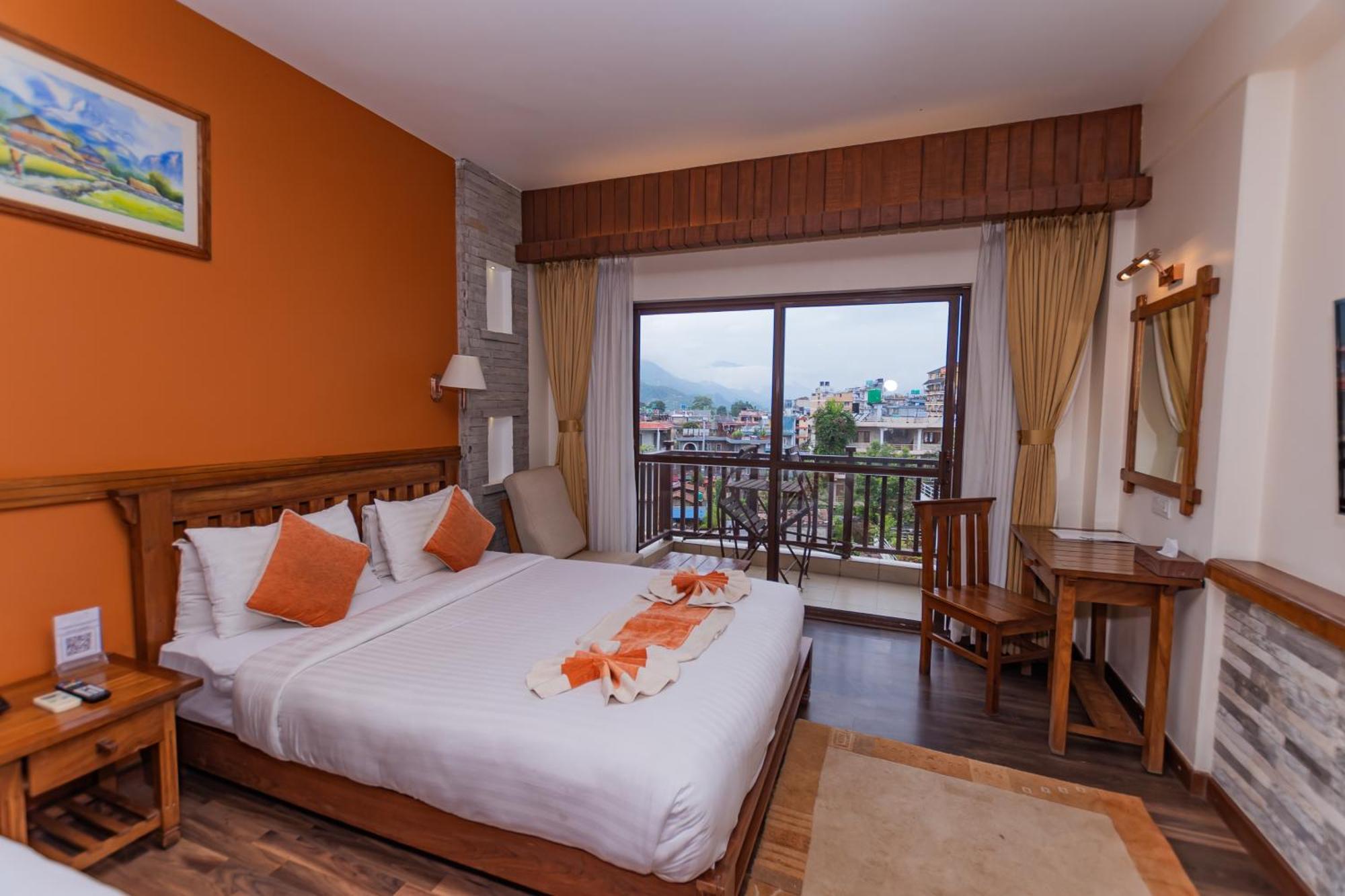 Hotel Pokhara Batika Exterior foto