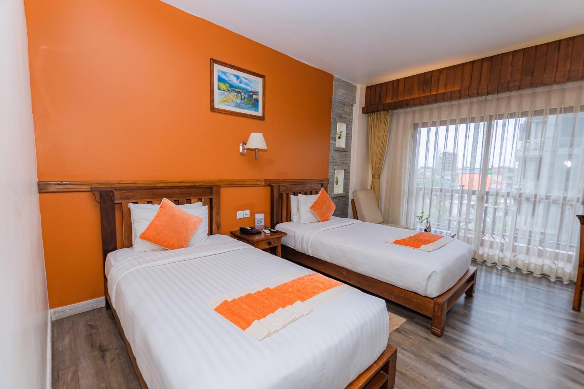 Hotel Pokhara Batika Exterior foto