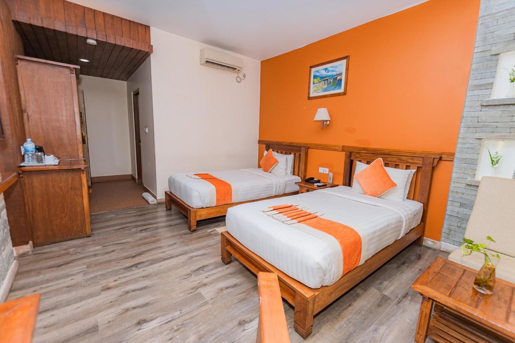 Hotel Pokhara Batika Exterior foto