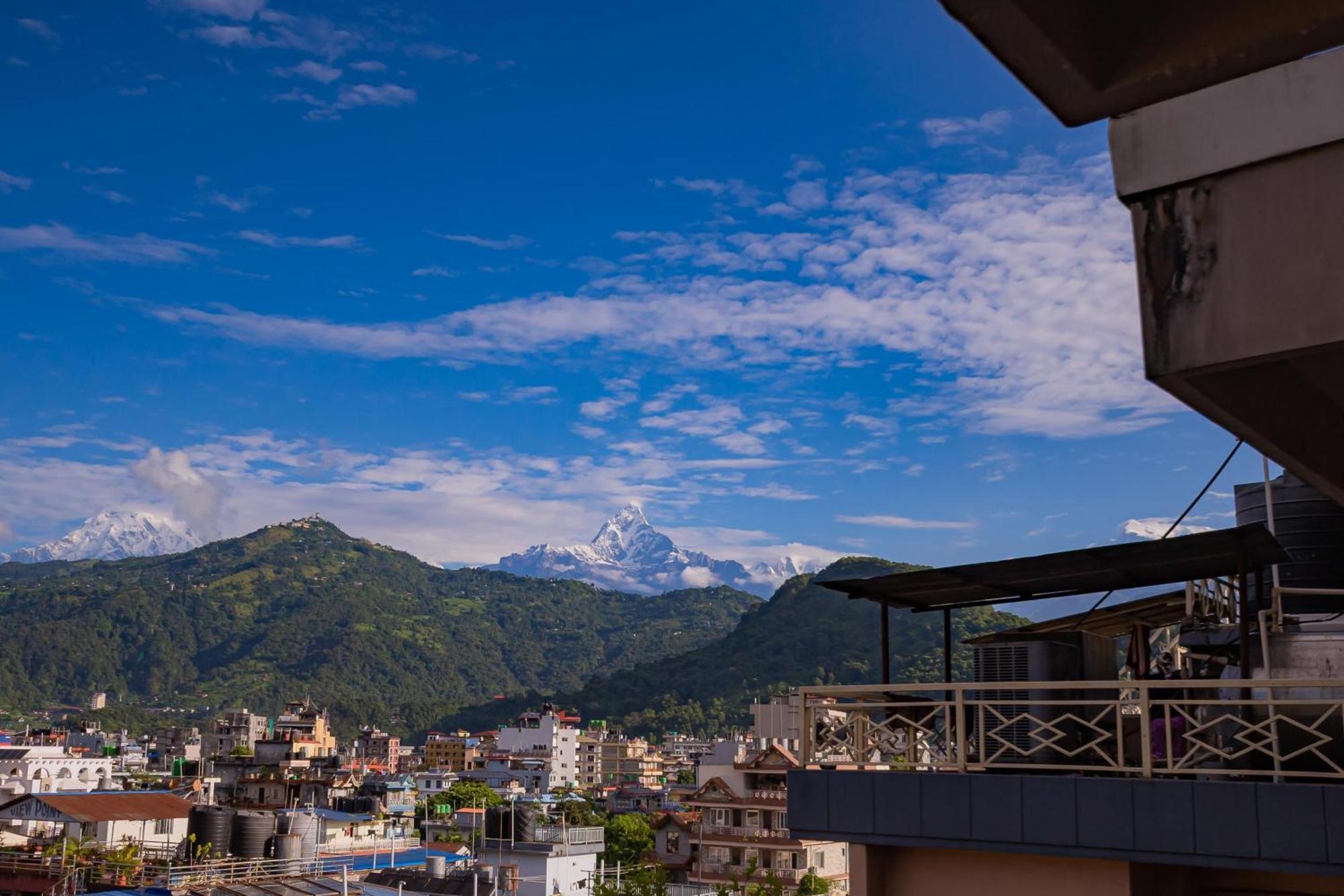 Hotel Pokhara Batika Exterior foto