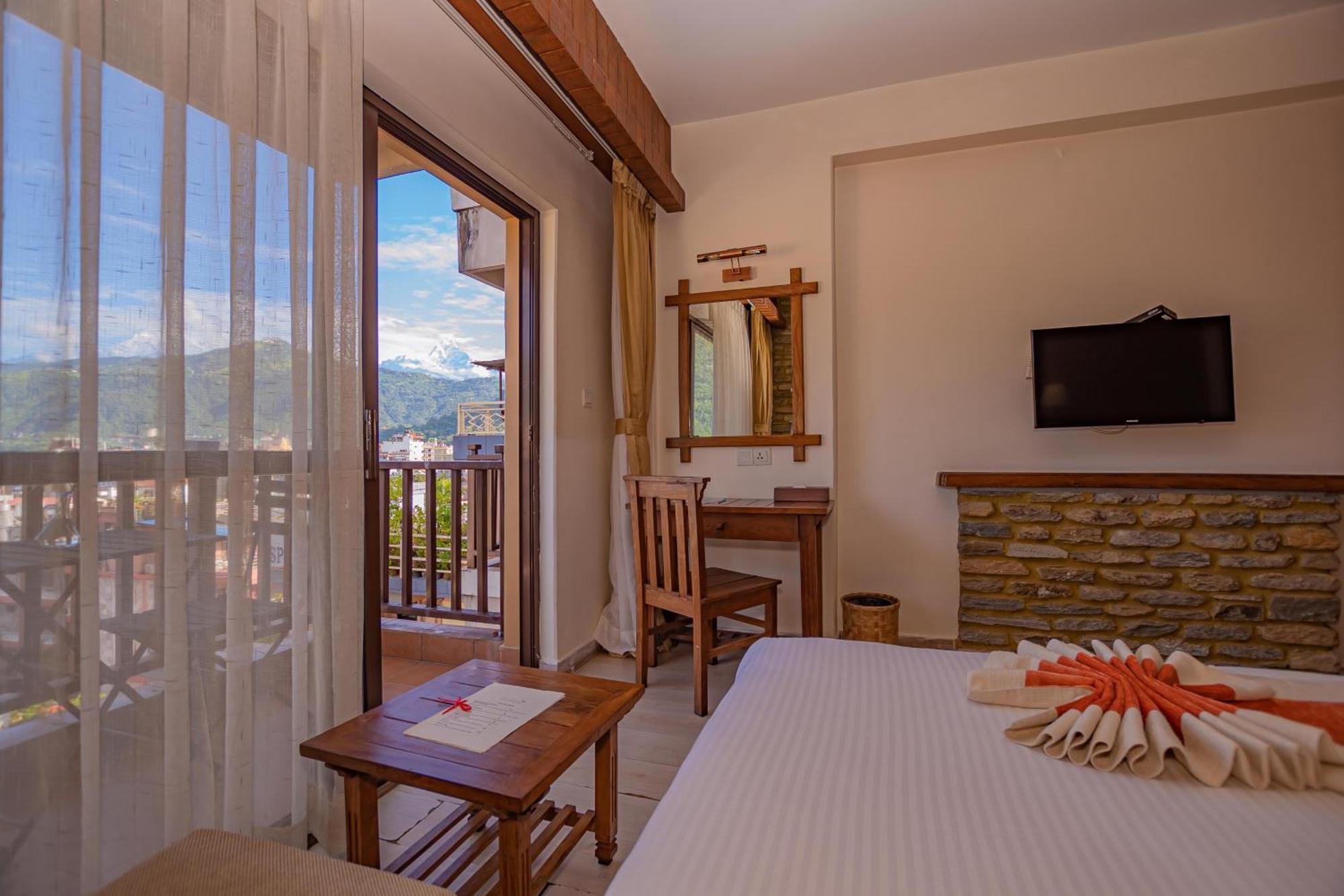 Hotel Pokhara Batika Exterior foto