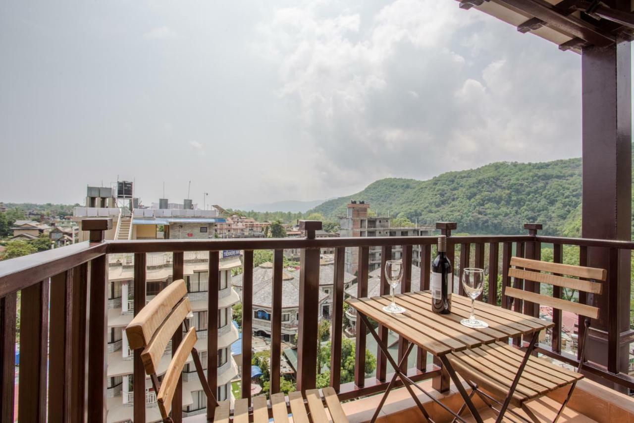Hotel Pokhara Batika Exterior foto