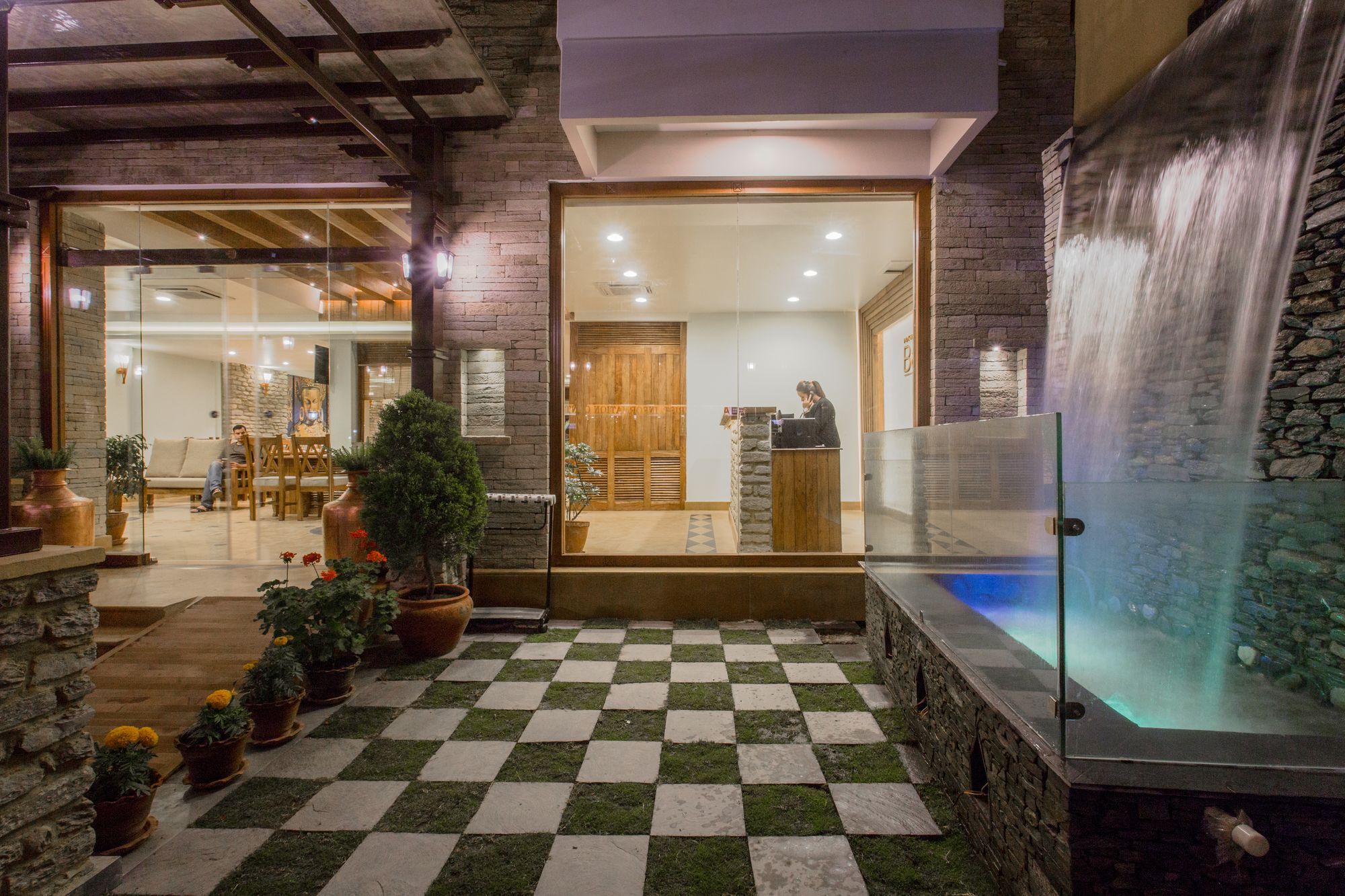Hotel Pokhara Batika Exterior foto